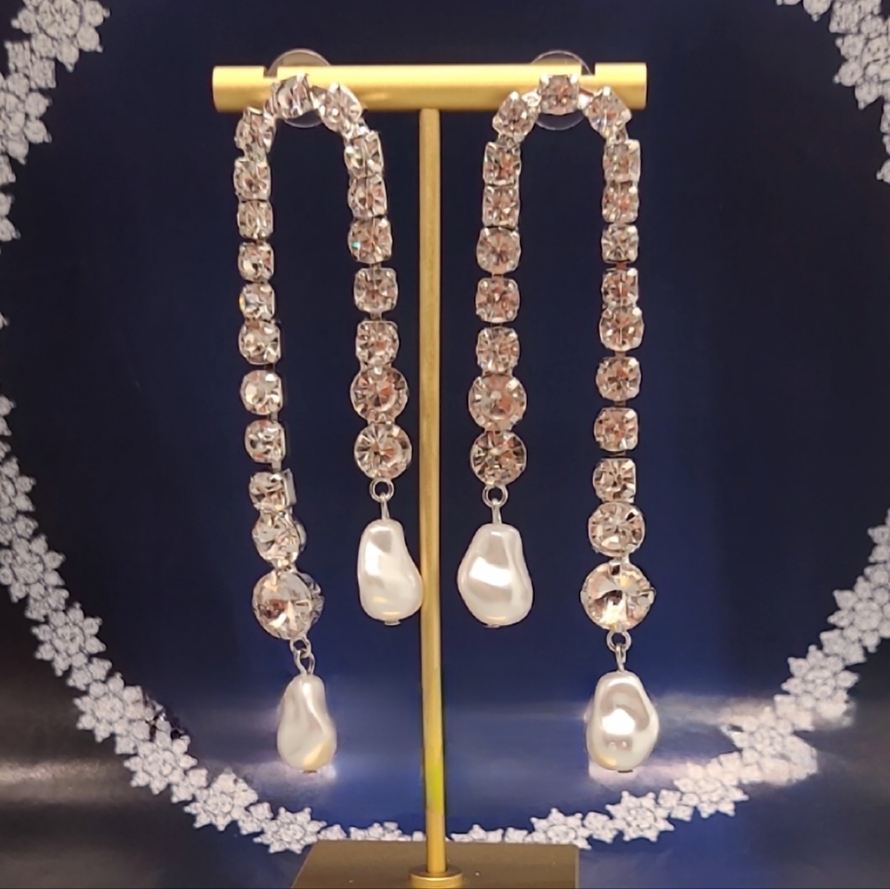 NWT Chic French Crystal & Pearl Long Dangle Silver Earrings